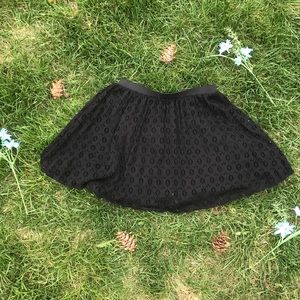 Short Black Flow Lace Skirt